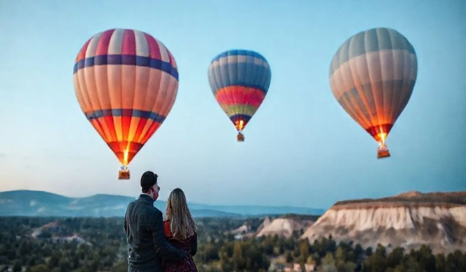 Engagement hot air balloon scenic location